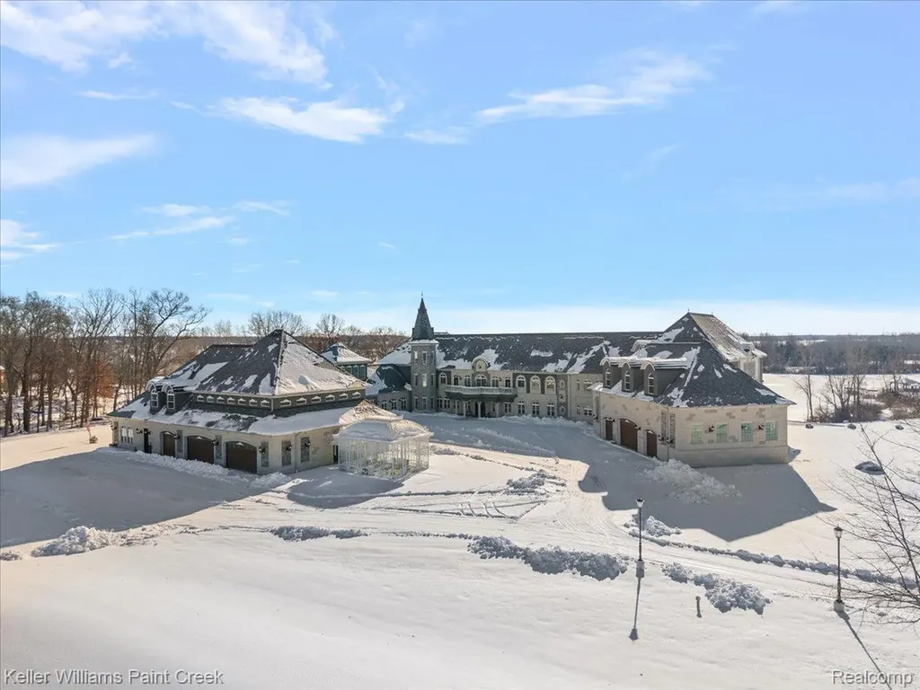 68050 Hillside Lane Washington Township MI 48095