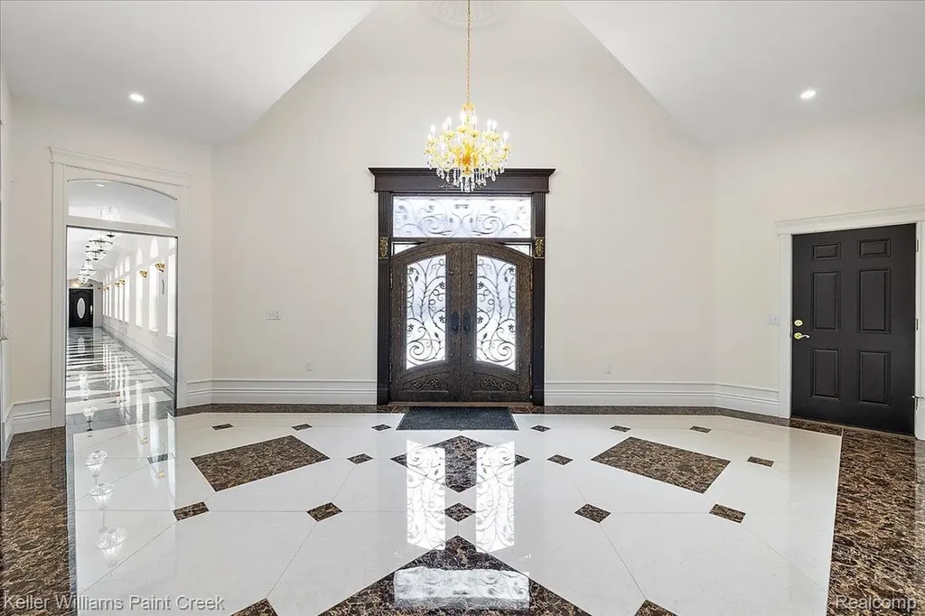 68050 Hillside Lane Washington Township MI 48095