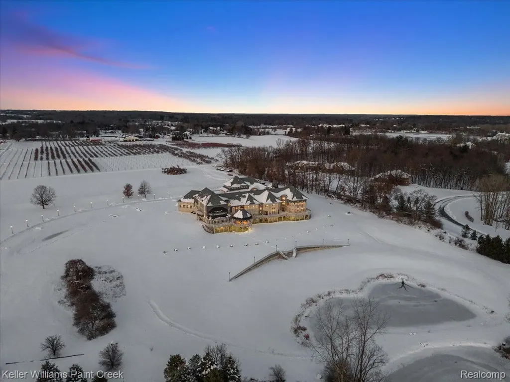 68050 Hillside Lane Washington Township MI 48095