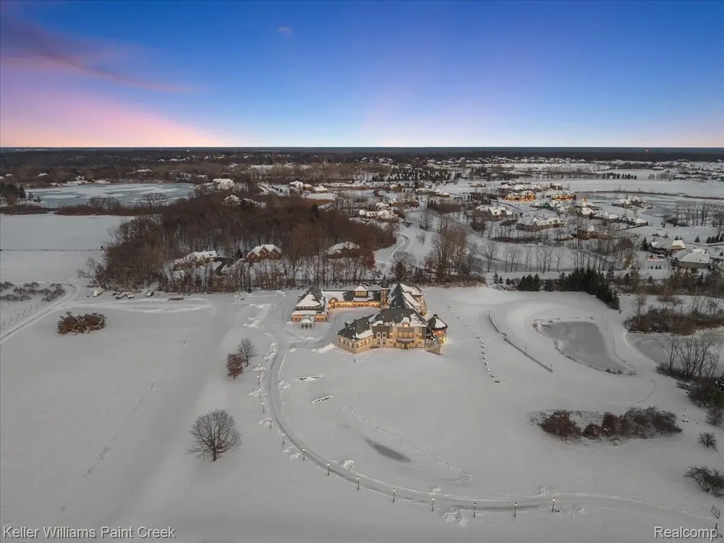 68050 Hillside Lane Washington Township MI 48095