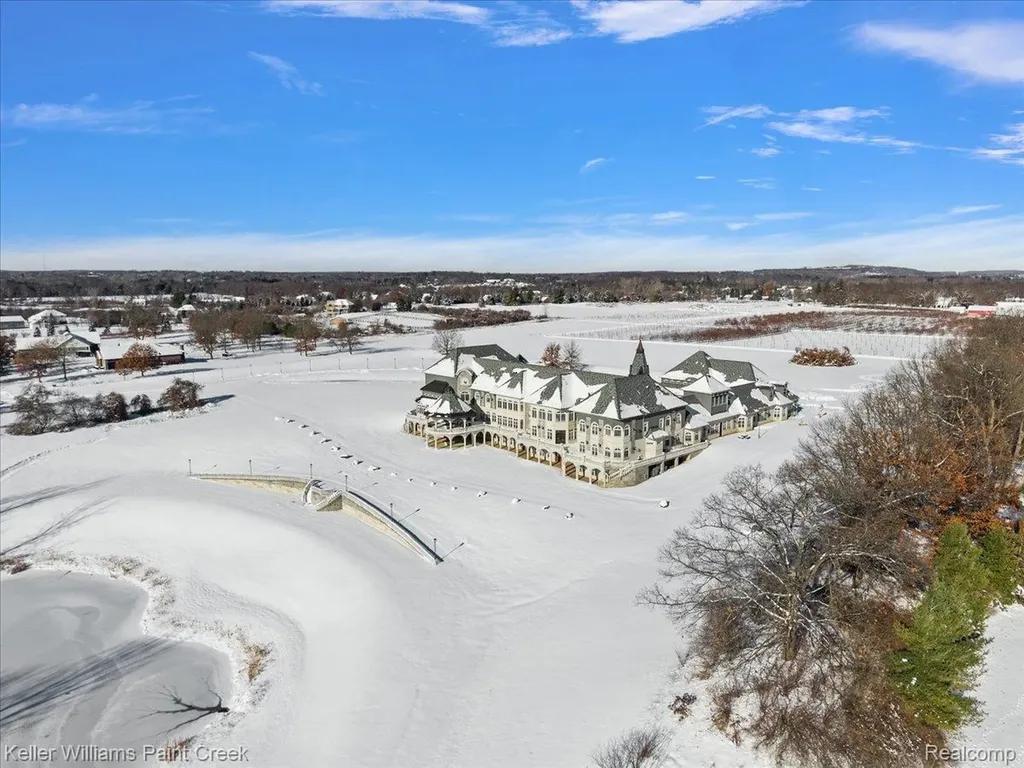 68050 Hillside Lane Washington Township MI 48095