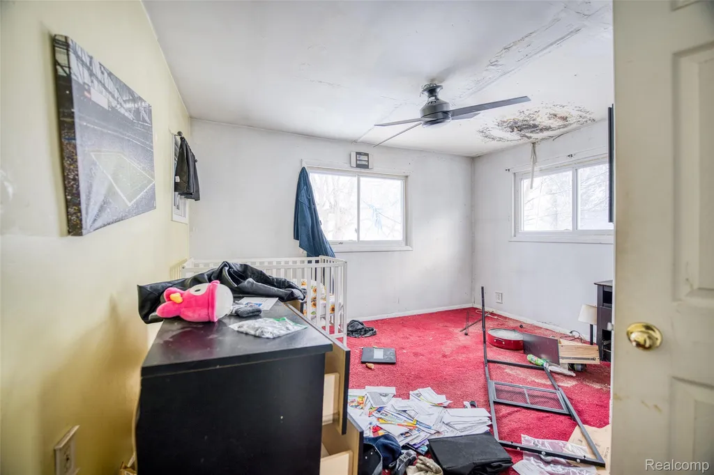 724 Robinwood Street Pontiac City MI 48340
