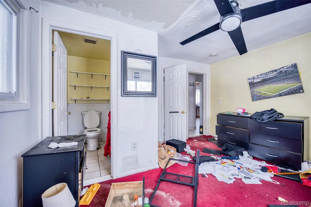 724 Robinwood Street Pontiac City MI 48340