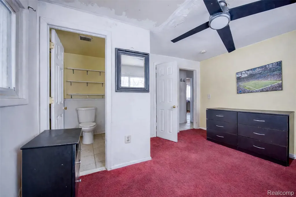 724 Robinwood Street Pontiac City MI 48340