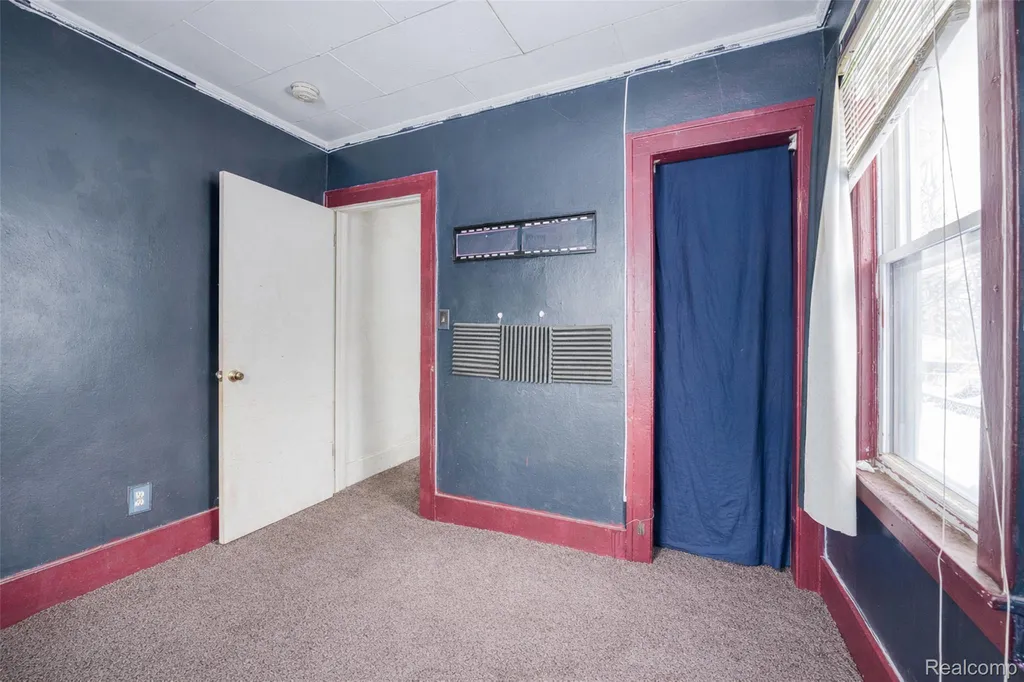 724 Robinwood Street Pontiac City MI 48340