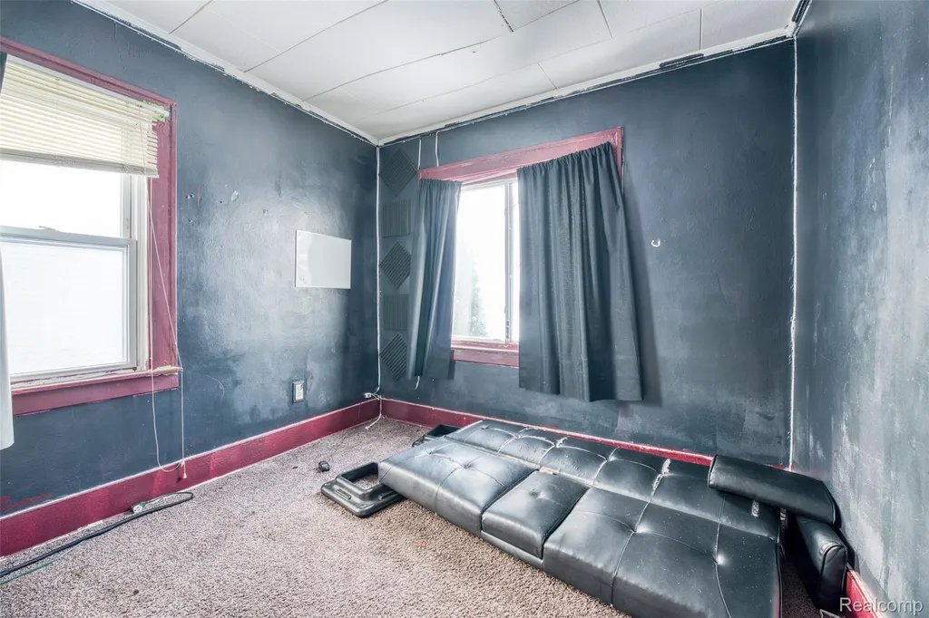 724 Robinwood Street Pontiac City MI 48340
