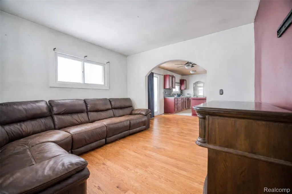 724 Robinwood Street Pontiac City MI 48340