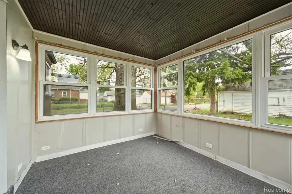 18718 Snowden Street Detroit City MI 48235