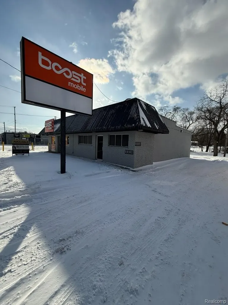 3318-3320 S Cedar Street Lansing City MI 48910