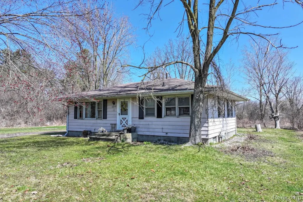 12181 Dixie Highway Birch Run Township MI 48415