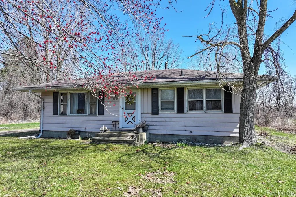 12181 Dixie Highway Birch Run Township MI 48415