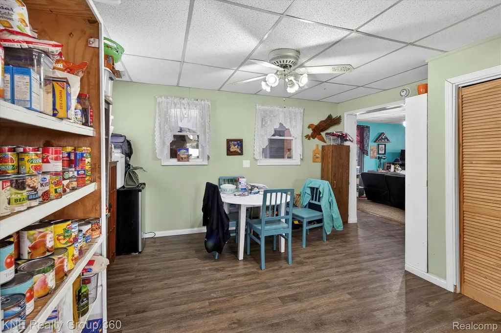 121 Livingston Street Howell City MI 48843