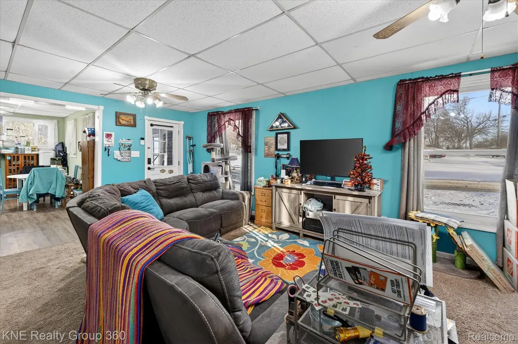 121 Livingston Street Howell City MI 48843