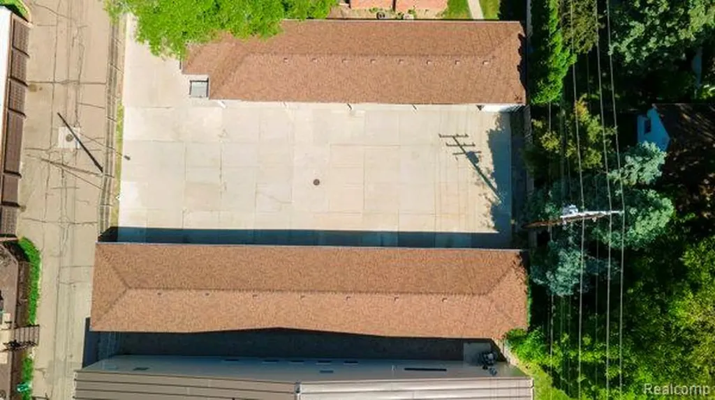 516 Neff Lane Grosse Pointe City MI 48230