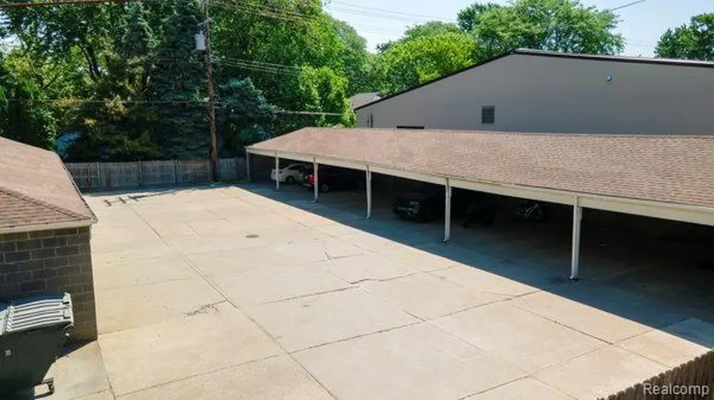 516 Neff Lane Grosse Pointe City MI 48230