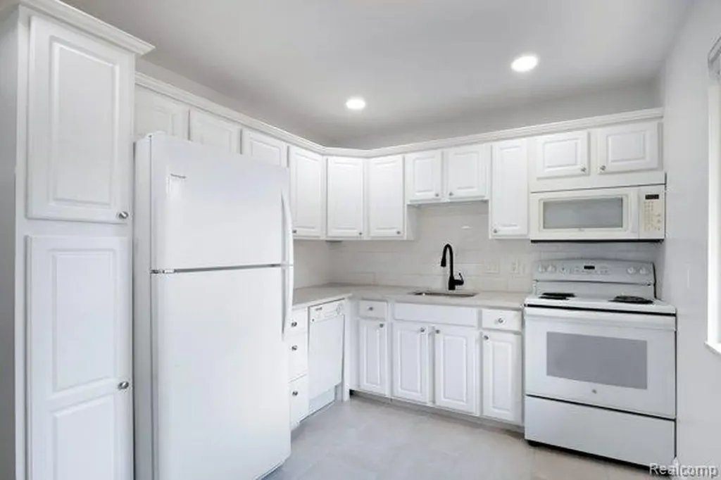 516 Neff Lane Grosse Pointe City MI 48230