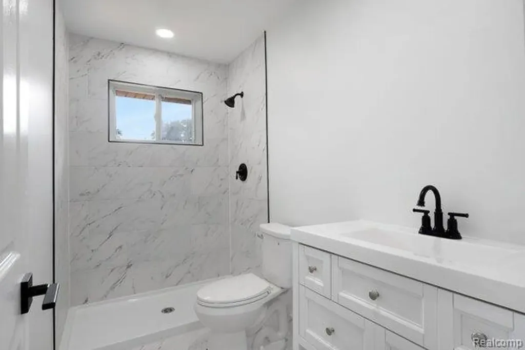 516 Neff Lane Grosse Pointe City MI 48230