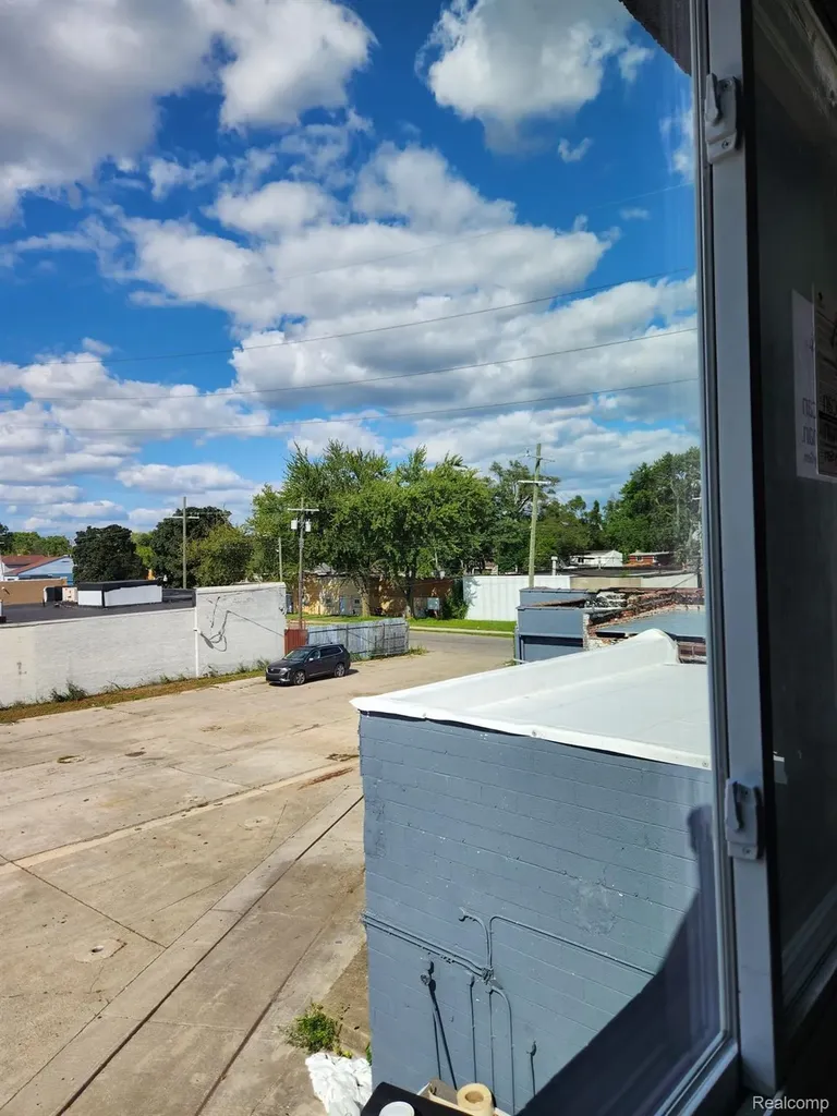 13507 Auburn Street Detroit City MI 48223