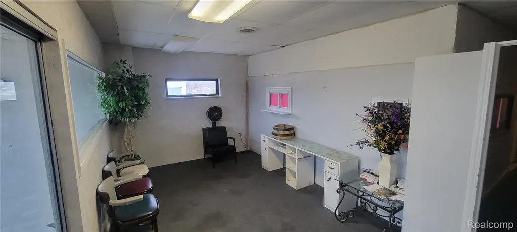 21910 Greenfield Road Oak Park City MI 48237
