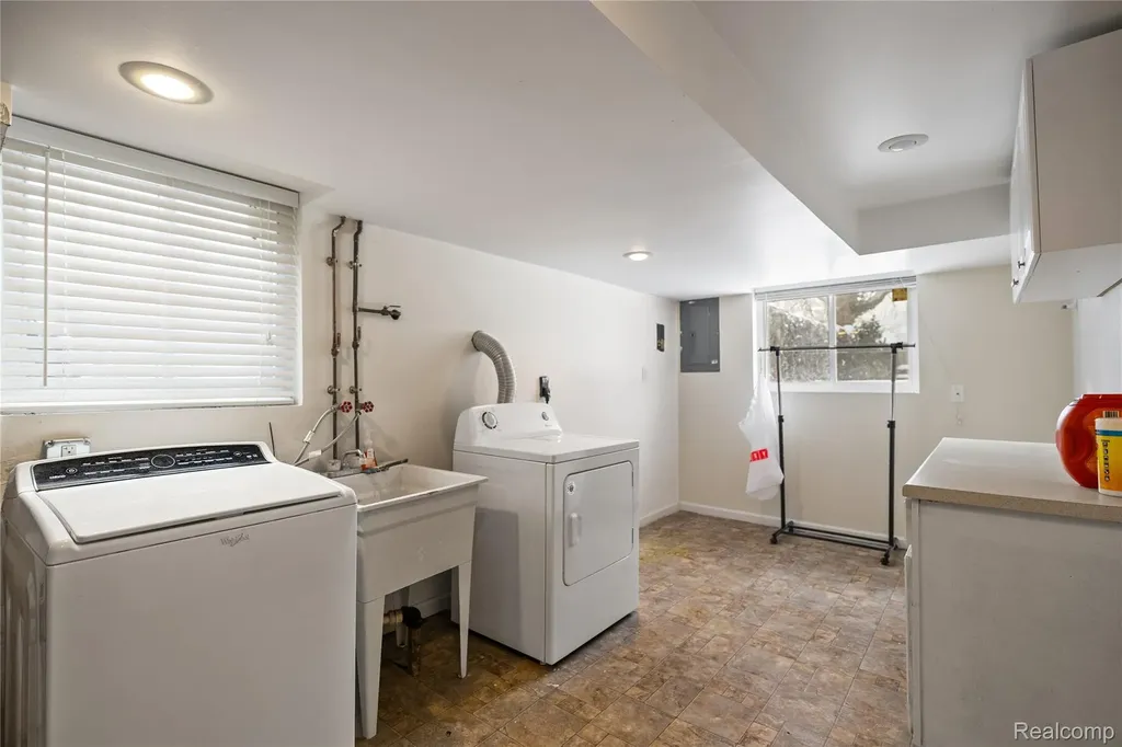1451 Kenilworth Place Clawson City MI 48017