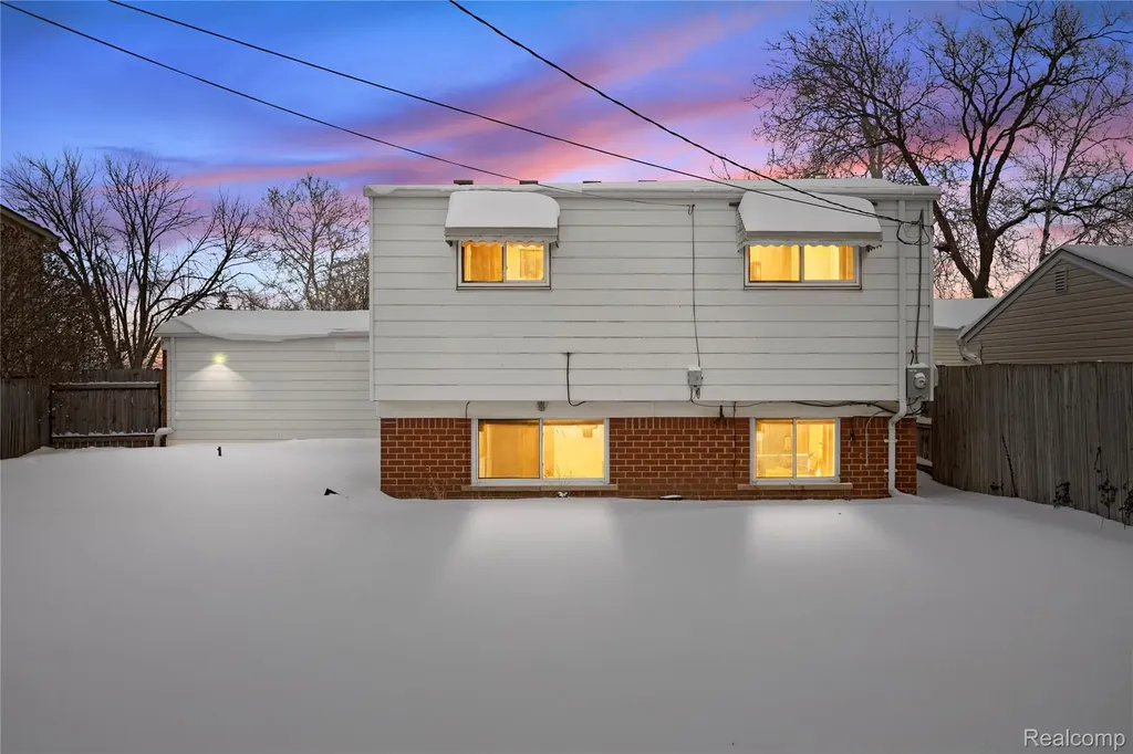 1451 Kenilworth Place Clawson City MI 48017