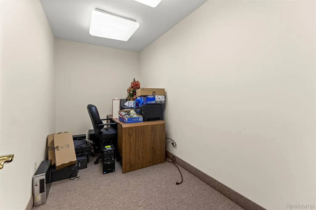 30401 Utica Road Roseville City MI 48066