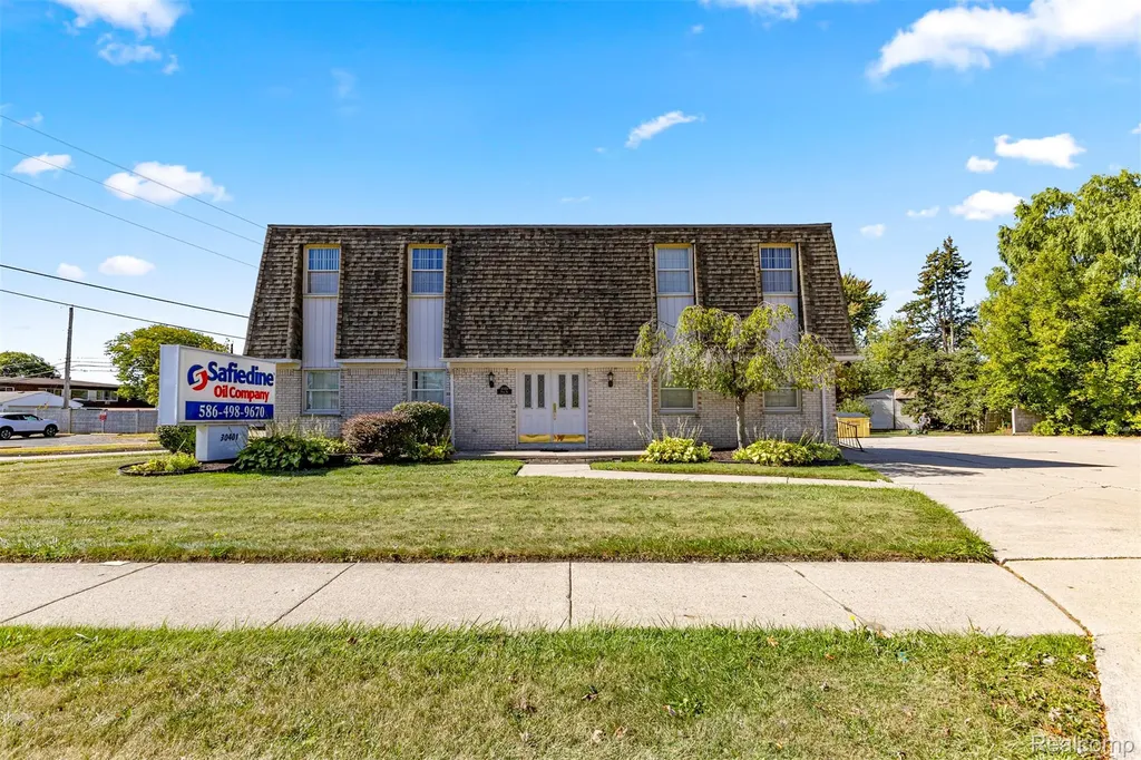 30401 Utica Road Roseville City MI 48066