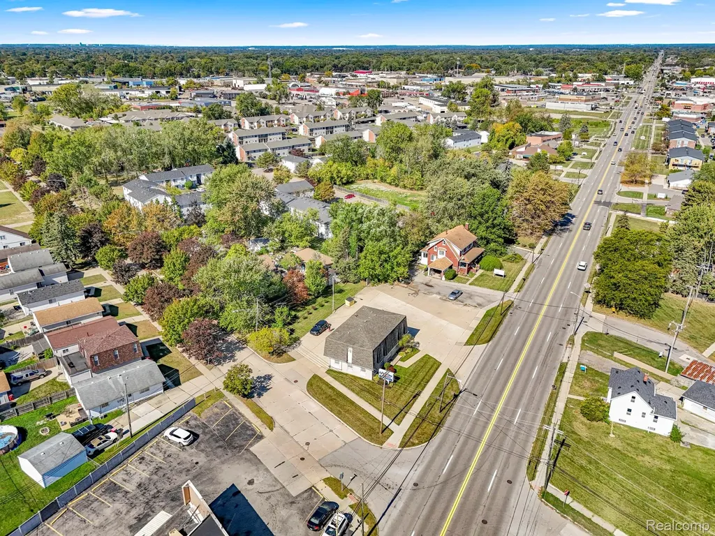 30401 Utica Road Roseville City MI 48066