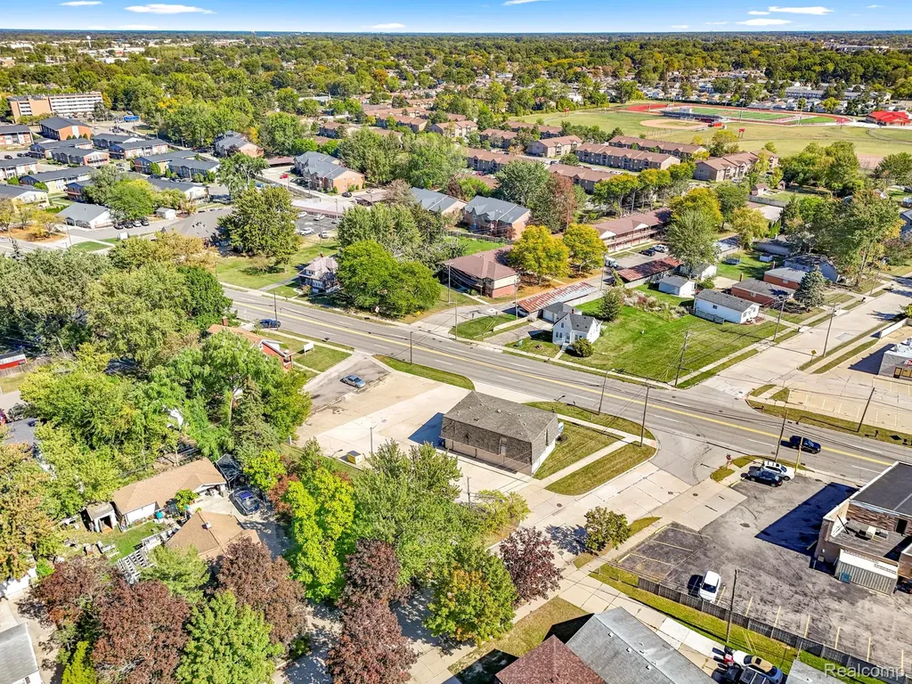 30401 Utica Road Roseville City MI 48066