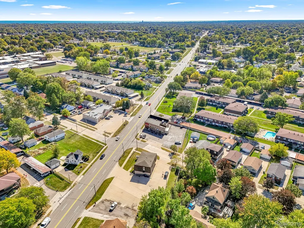30401 Utica Road Roseville City MI 48066