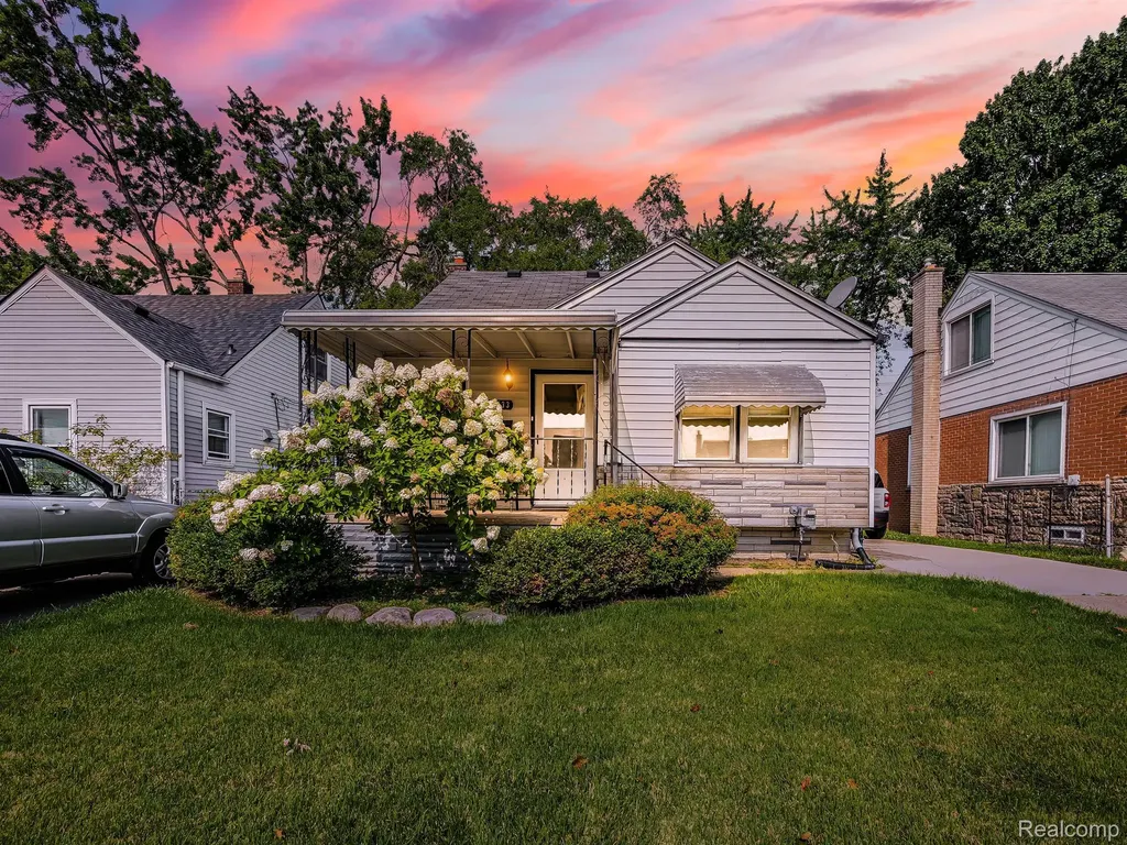 21733 Rausch Avenue Eastpointe City MI 48021