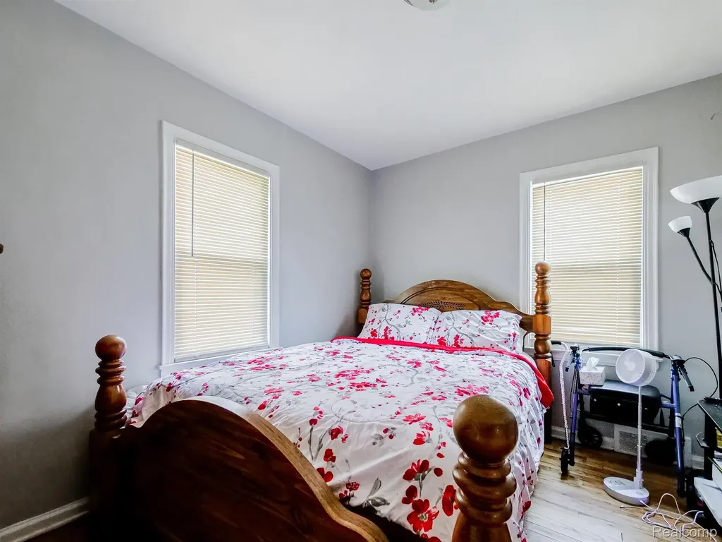 21733 Rausch Avenue Eastpointe City MI 48021