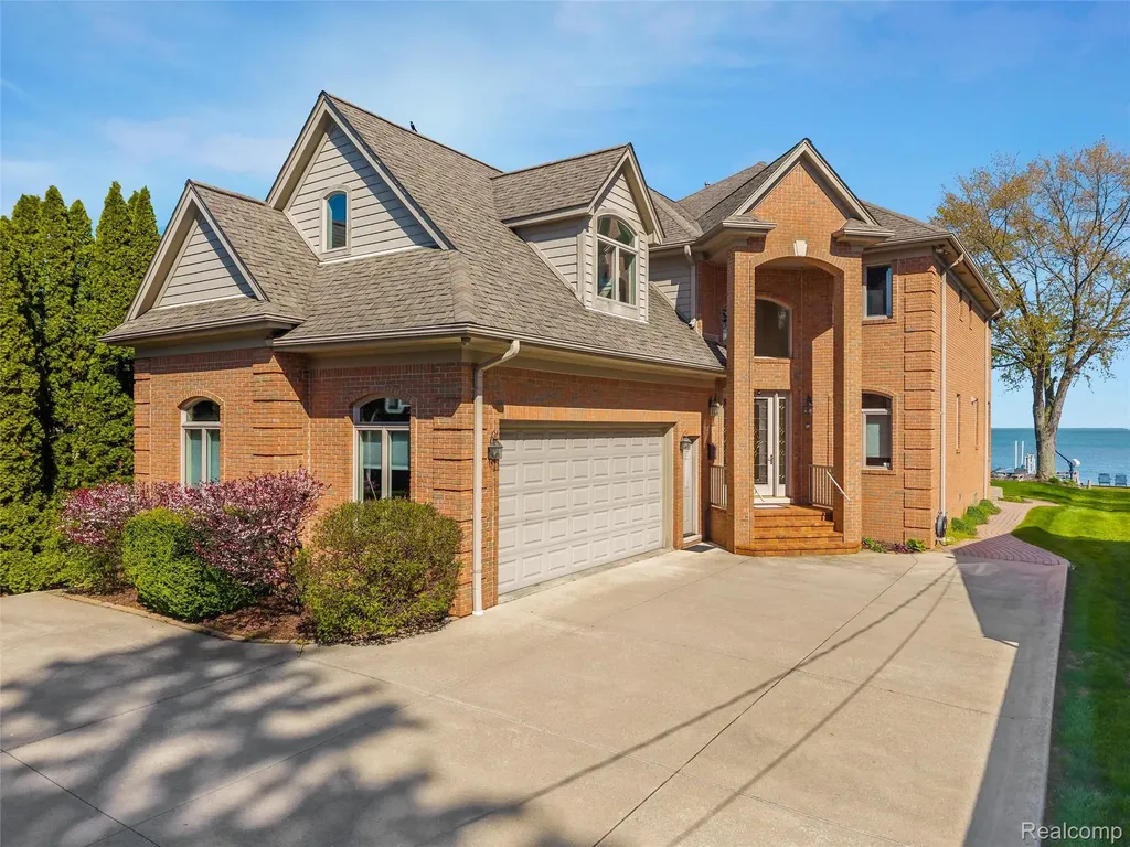 34330 Jefferson Avenue Harrison Charter Township MI 48045