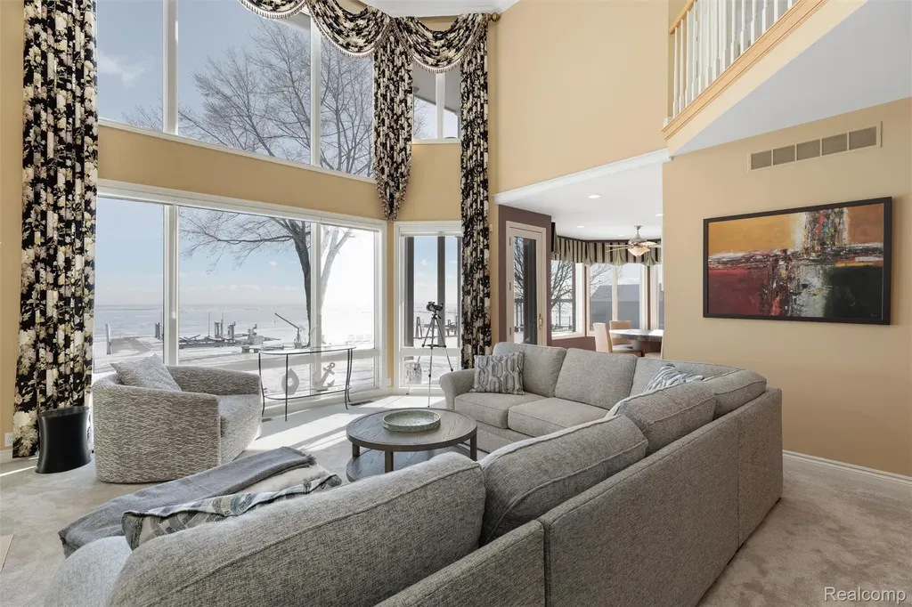 34330 Jefferson Avenue Harrison Charter Township MI 48045