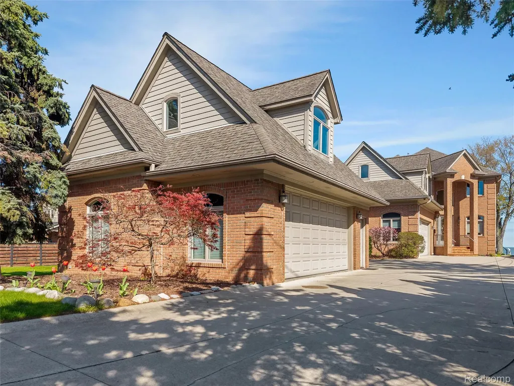 34330 Jefferson Avenue Harrison Charter Township MI 48045