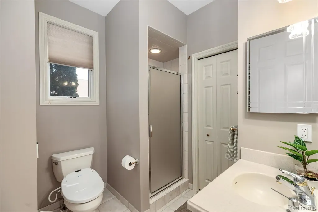 34330 Jefferson Avenue Harrison Charter Township MI 48045