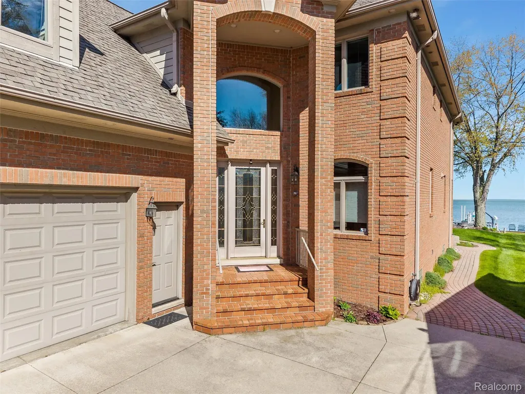 34330 Jefferson Avenue Harrison Charter Township MI 48045