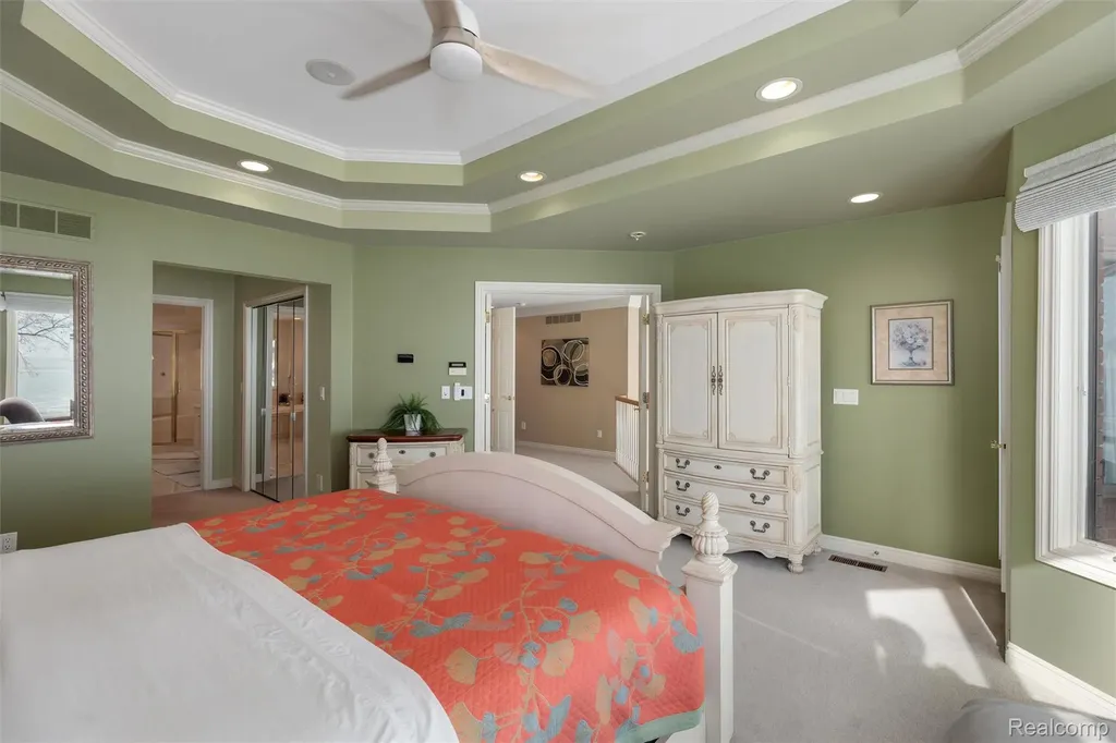 34330 Jefferson Avenue Harrison Charter Township MI 48045
