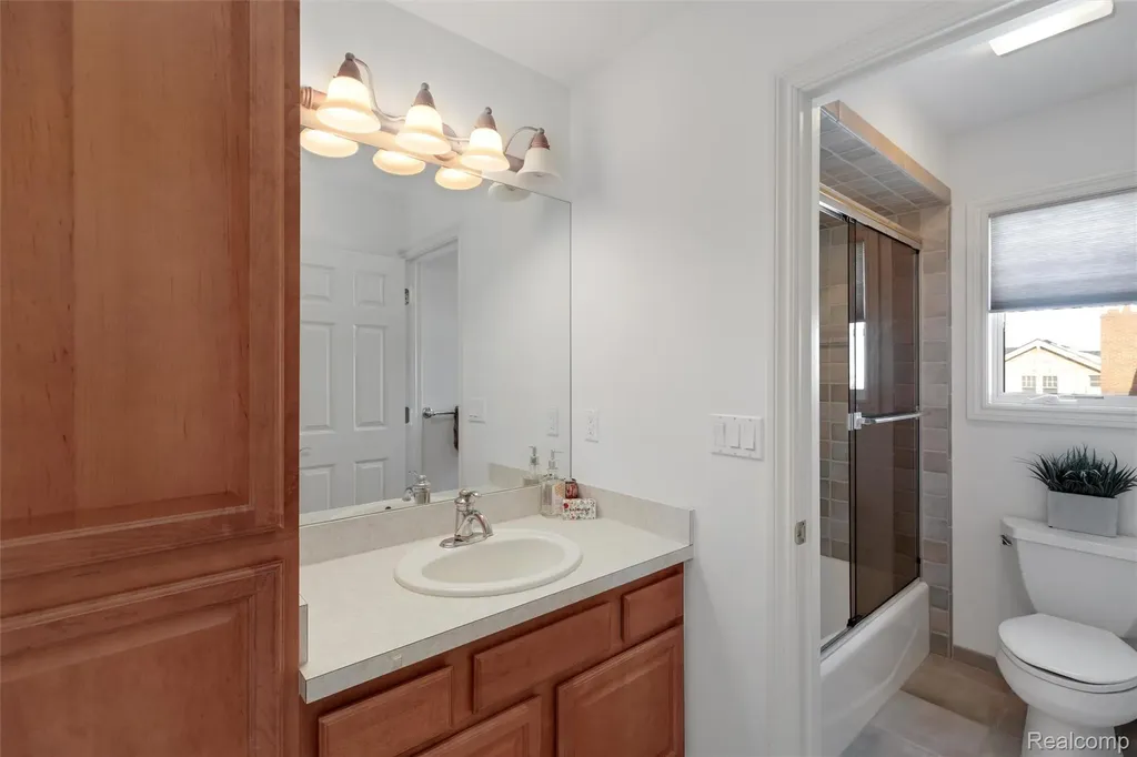 34330 Jefferson Avenue Harrison Charter Township MI 48045