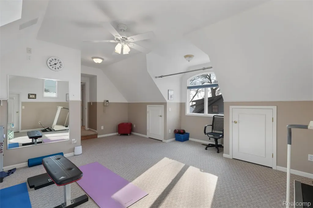 34330 Jefferson Avenue Harrison Charter Township MI 48045