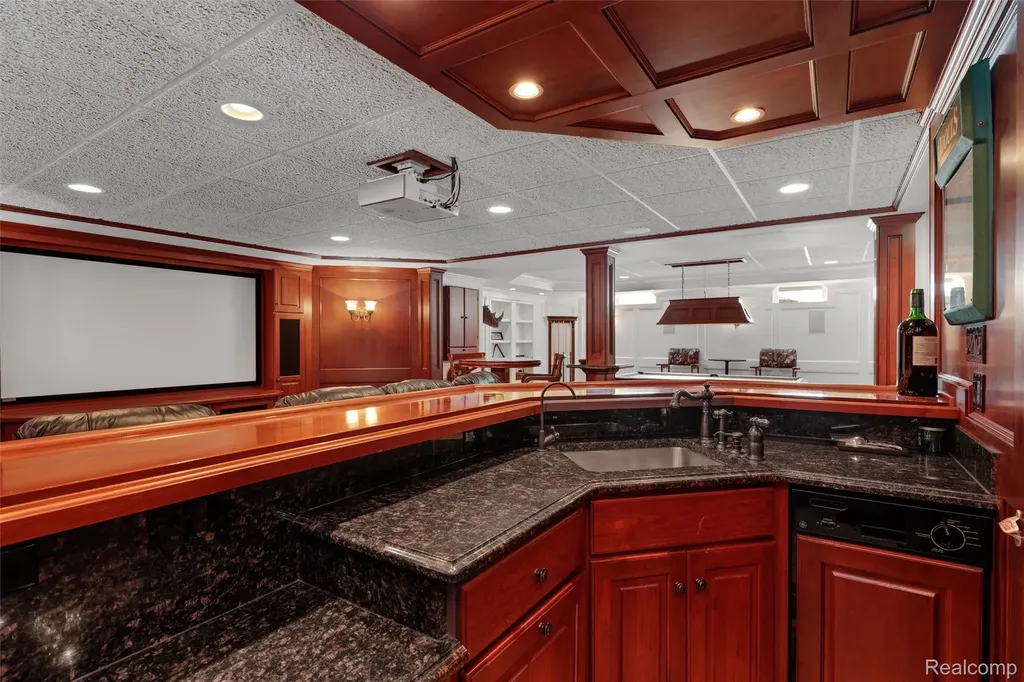 34330 Jefferson Avenue Harrison Charter Township MI 48045