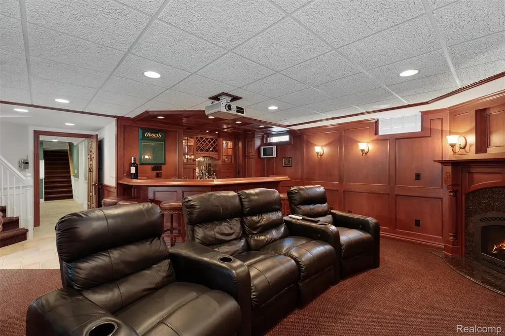 34330 Jefferson Avenue Harrison Charter Township MI 48045