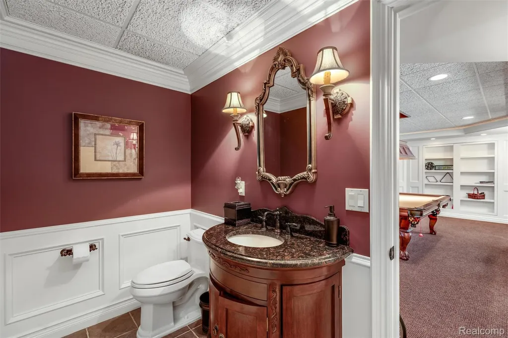 34330 Jefferson Avenue Harrison Charter Township MI 48045