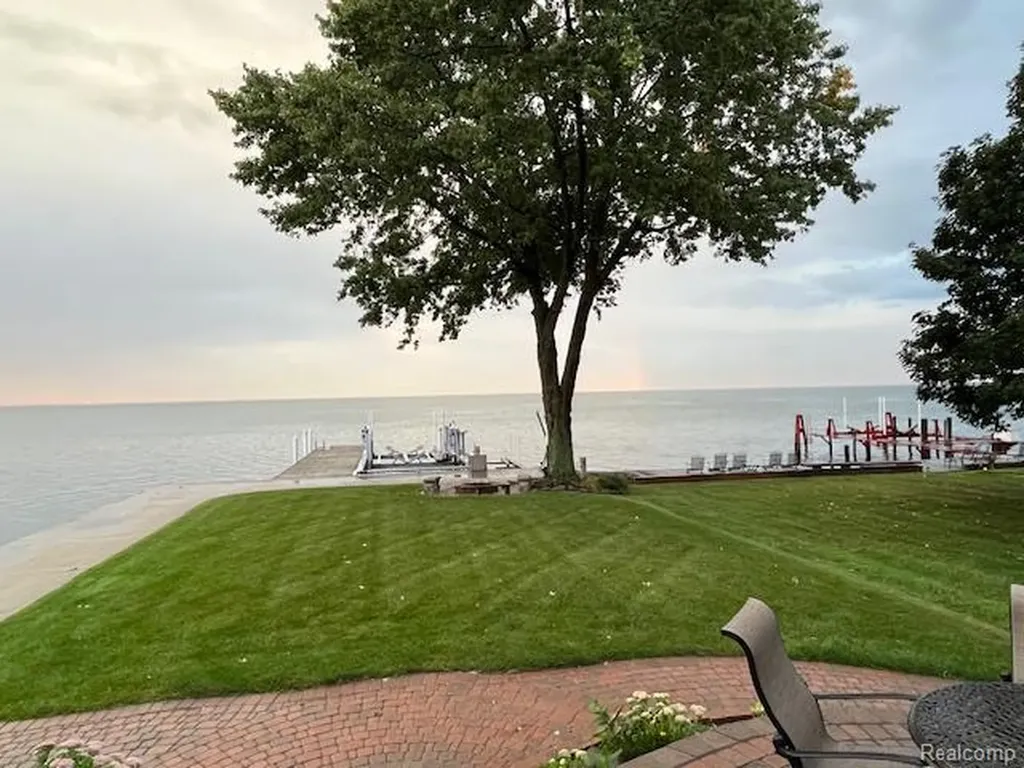 34330 Jefferson Avenue Harrison Charter Township MI 48045