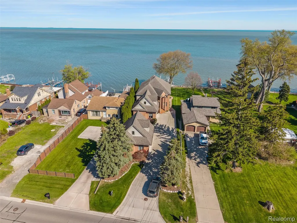 34330 Jefferson Avenue Harrison Charter Township MI 48045