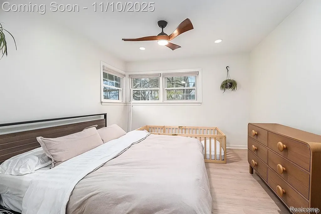 1815 E Lincoln Street Birmingham City MI 48009
