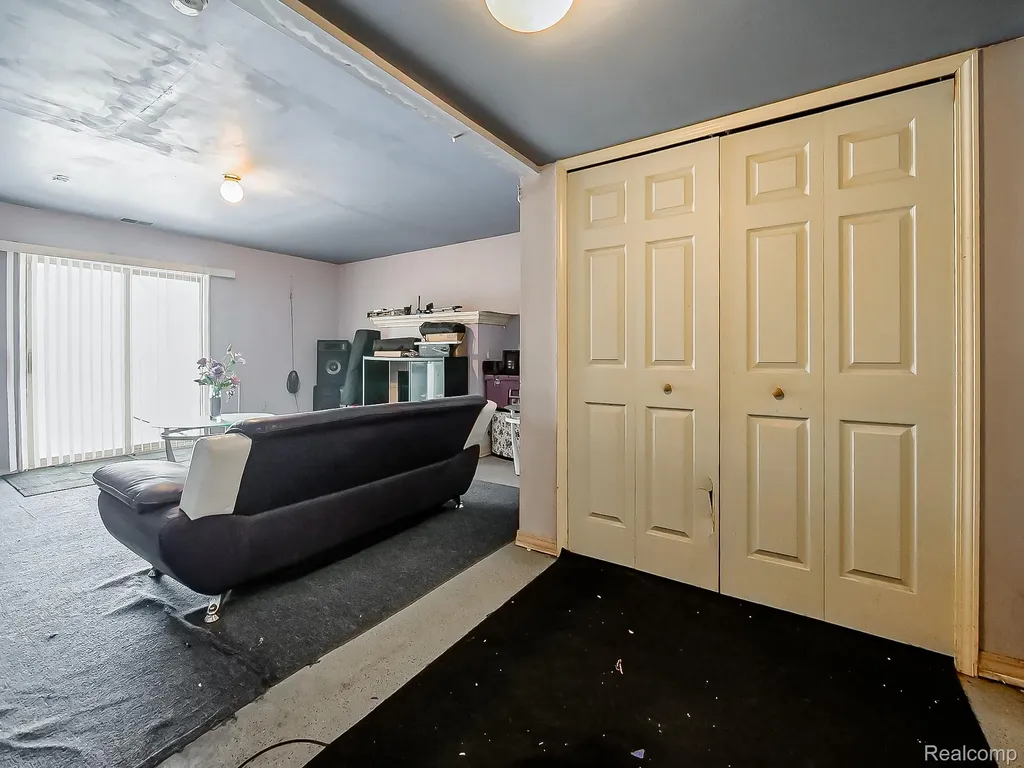 34460 Van Born Road Wayne City MI 48184