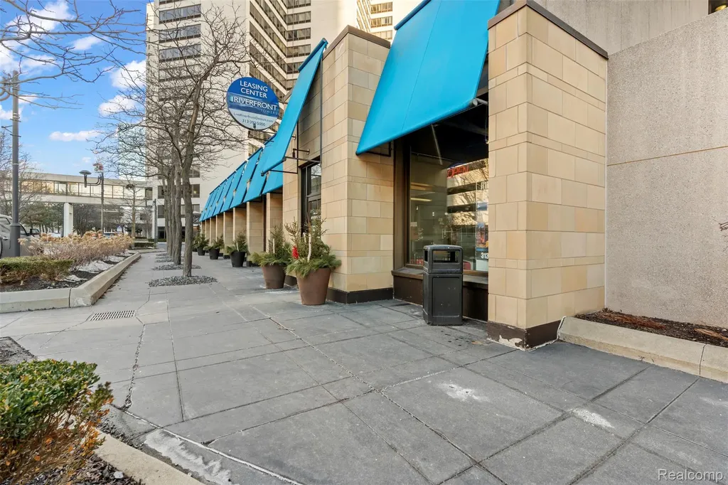 1001 W Jefferson Avenue Detroit City MI 48226