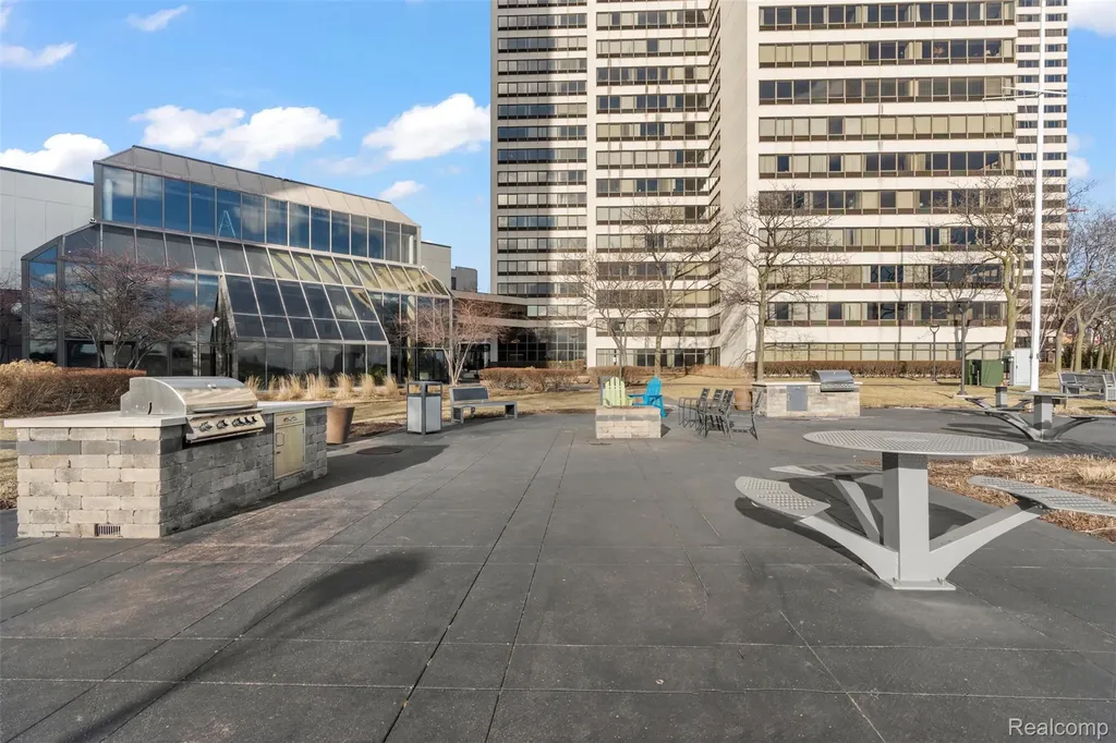 1001 W Jefferson Avenue Detroit City MI 48226