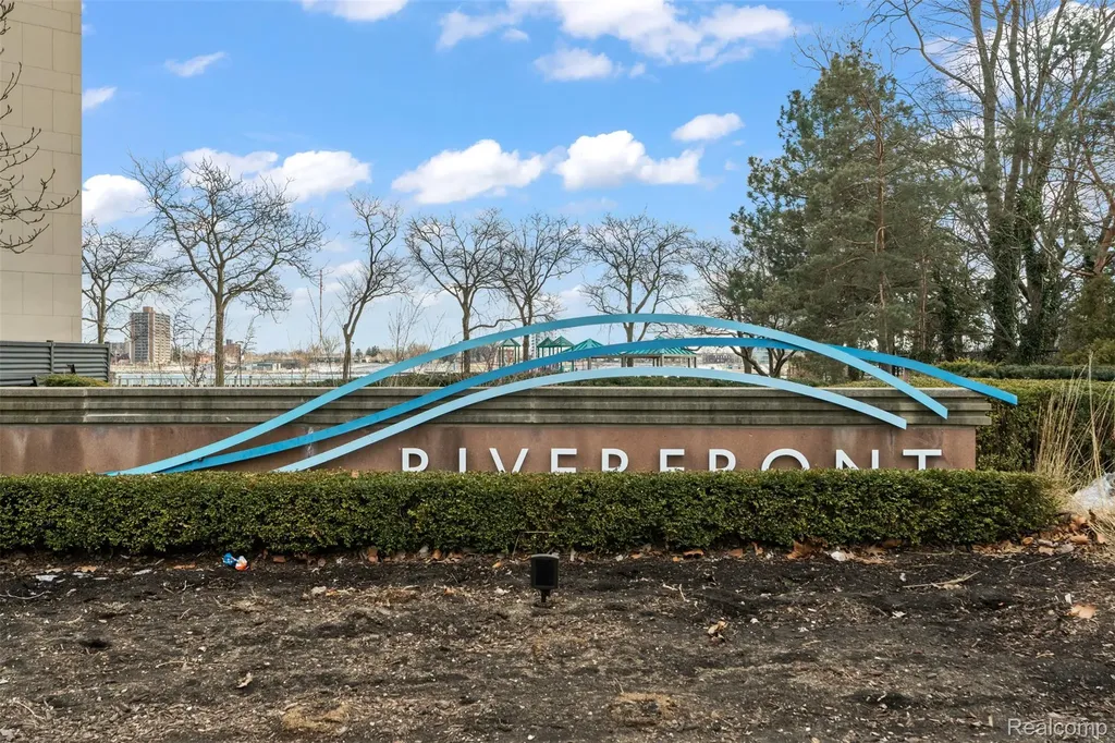 1001 W Jefferson Avenue Detroit City MI 48226